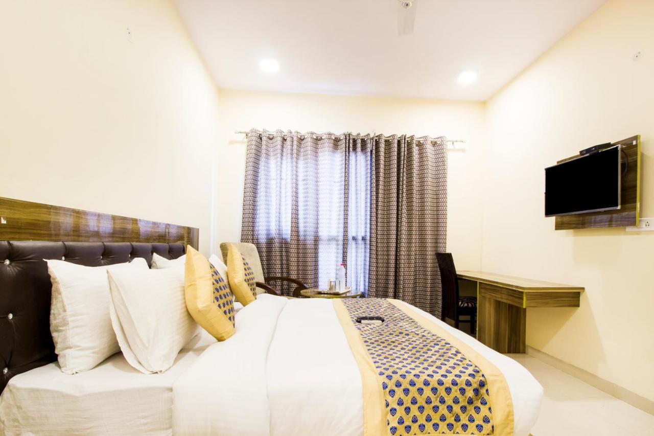 Fabhotel Signature Cyber Park Delhi  Exterior photo